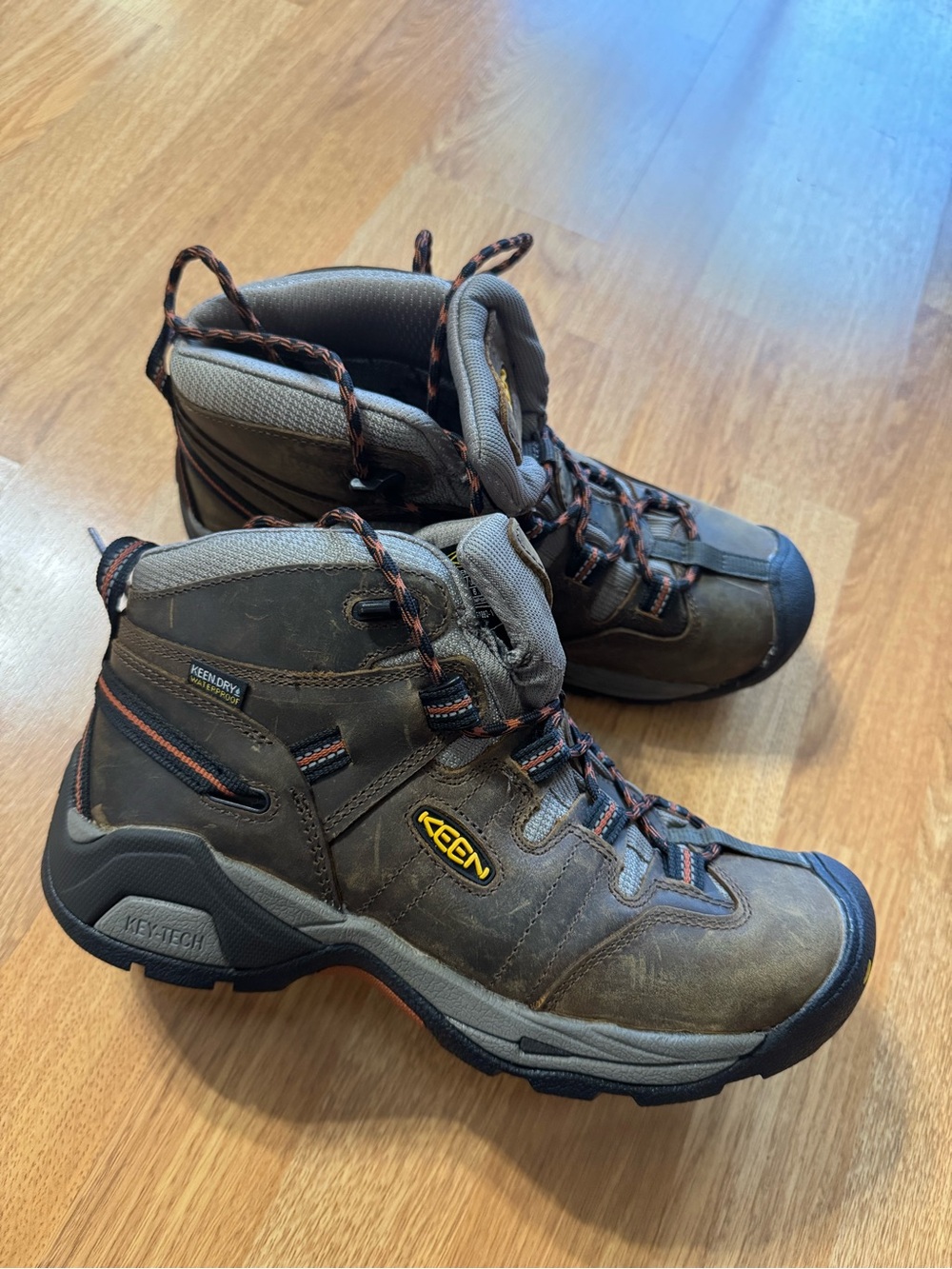 KEEN Utility Men’s Size 7 EE Detroit XT Mid Soft Toe Waterproof Boots Brown